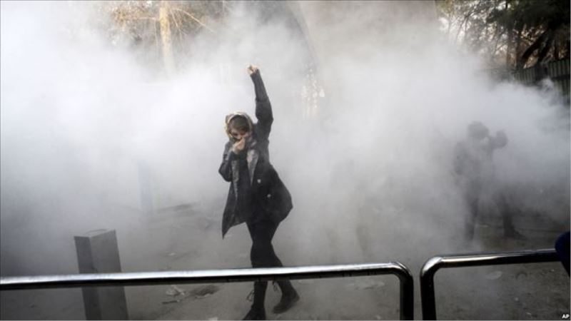 Tahran Protestocuları Uyardı