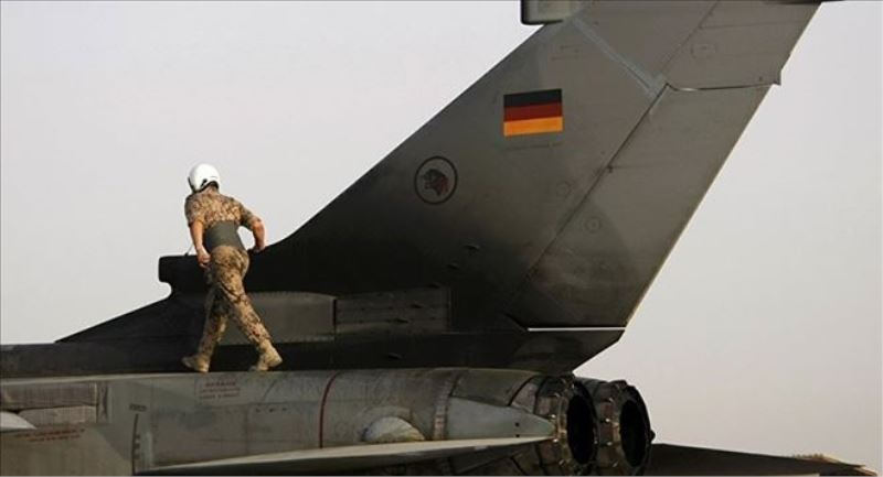 Alman ordusundan 10 yılda 199 aşırı sağcıya ihraç