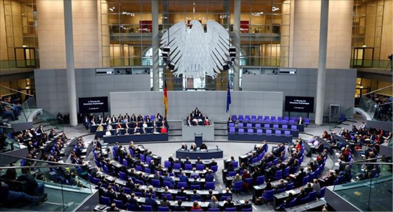 Alman meclisi hukuk heyeti: ABD´nin Suriye´ye saldırısı yasadışı
