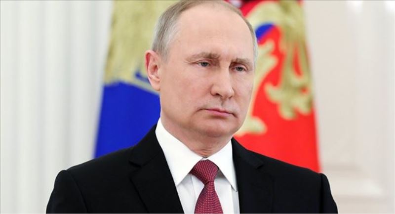 Putin: Bazı ülkeler askeri güç kullanarak teröristlerin ekmeğine yağ sürüyor