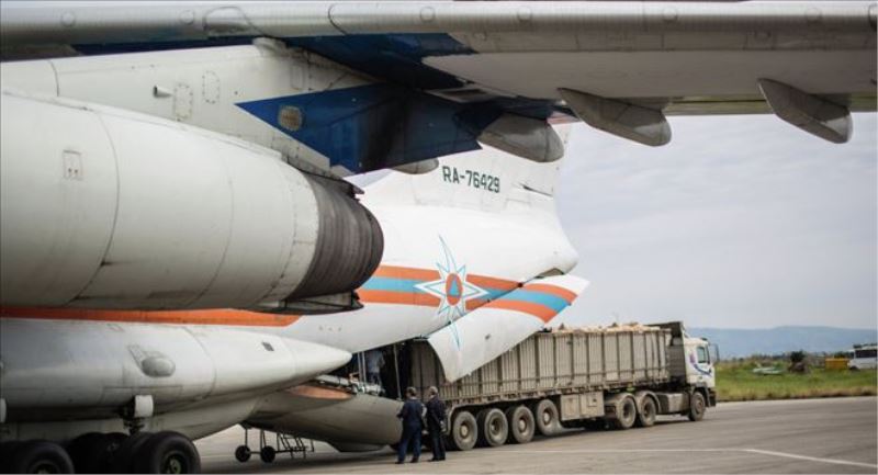 Rus uçakları Ermenistan´dan Suriye´ye 100 ton insani yardım götürdü