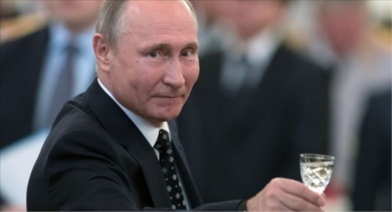 Putin: Rusya´ya bir kez daha gelmek isteyen taraftar için vize sistemini kolaylaştırmayı düşüneceğiz