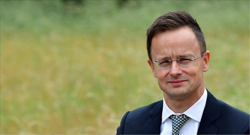 Macaristan Dışişleri Bakanı: BM´nin göçmen paktından çekiliyoruz