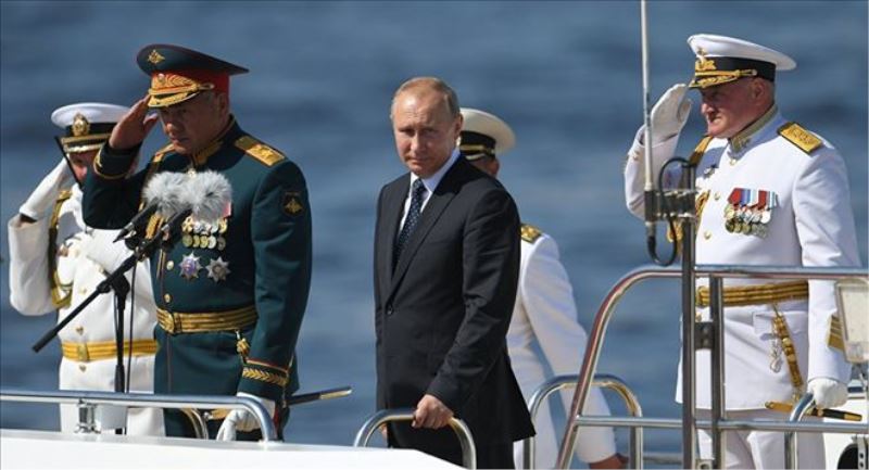 Putin: Rus donanmasını güçlendirmeye yönelik adımlarımız sürecek