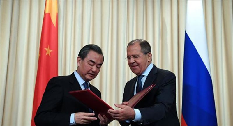 Rusya ve Çin dışişleri bakanları, KOEP´e uyulması gerektiğini kabul etti
