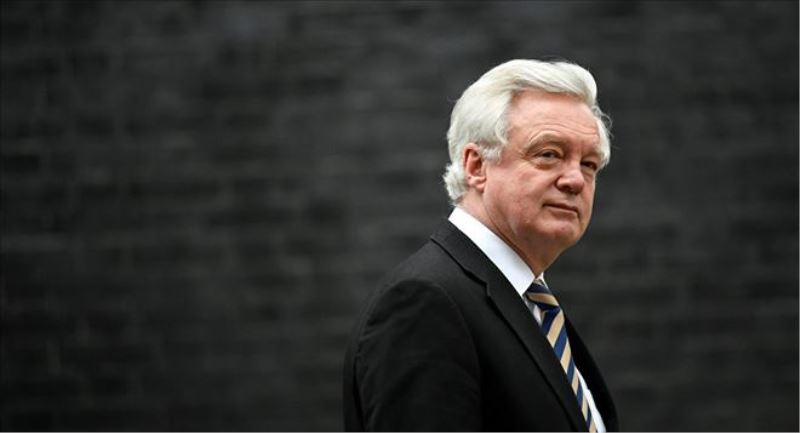 İngiltere´de Brexit Bakanı istifa etti
