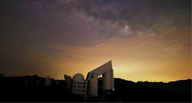 Çinli bilim insanlarından ´dev yıldız´ keşfi: Evrenin tarihine ışık tutacak