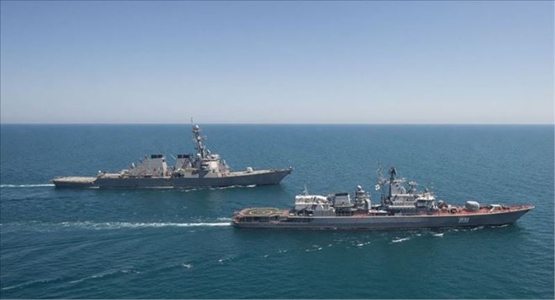 Rus gemileri, Baltık denizinde ABD´ye ait iki destroyer gemisine refakat ve gözlemcilik ediyor