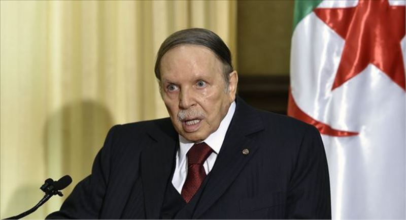 Cezayir Cumhurbaşkanı Buteflika ülkesine döndü