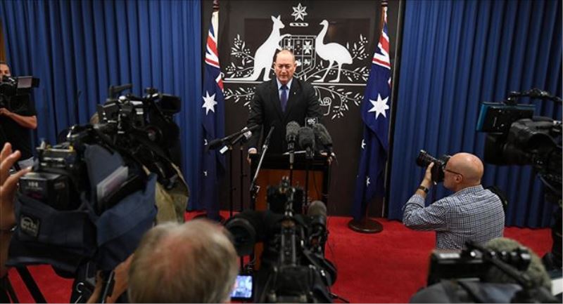 Yeni Zelanda saldırılarının nedeni göç´ diyen senatöre diplomatik kınama, yumurta atan gence ise ´kahraman´ karşılaması