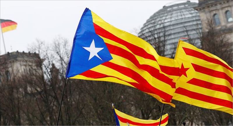 Sürgündeki Katalan siyasilere AP seçimlerinde yarışmak yasaklandı