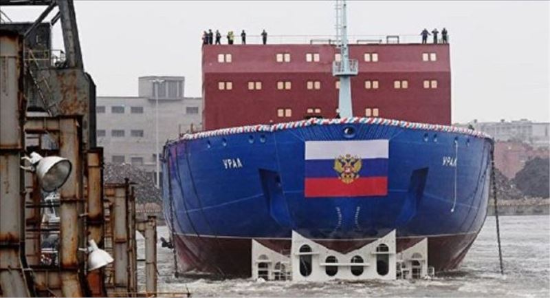 Rus uzman buzkıran gemisi Ural´ın suya indirilmesini yorumladı: Tüm dünya için pozitif bir sinyal
