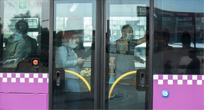 İstanbul´da koronavirüs denetimi: Karantinada olması gereken otobüs şoförü sürücü koltuğunda yakalandı