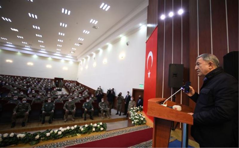 Erdoğan Azerbaycan´da bulunan Mehmetçiğe telefondan hitap etti: Sizin oradaki mevcudiyetiniz onur nişanesidir