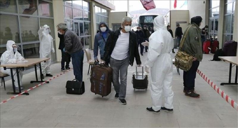 Afganistan ve Pakistan´dan getirilen Türk vatandaşları yurtlara yerleştirildi: ´Devletimiz uçak gönderdi, biz de geldik´