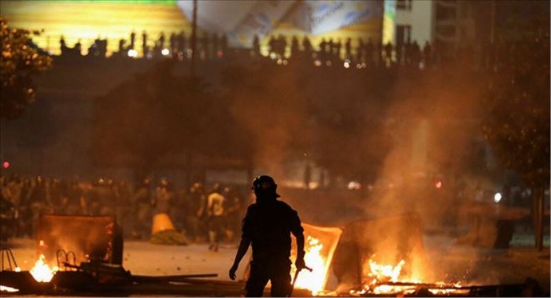 Lübnan´da ekonomik kriz protestoları sürüyor: 16´sı asker 72 kişi yaralandı