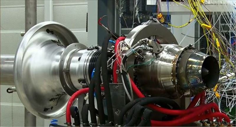 Türkiye´nin orta menzilli ilk yerli füze motoru test edildi