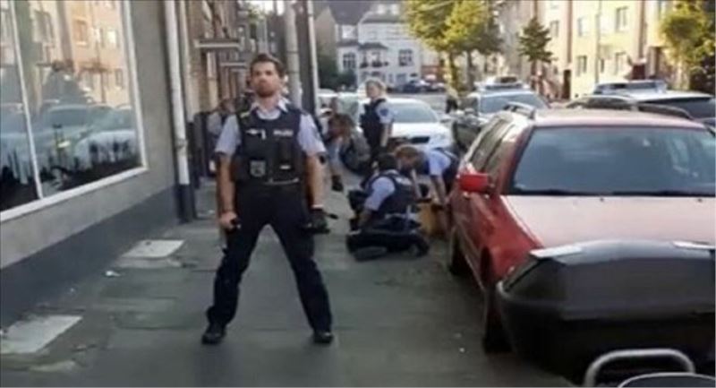 Almanya´da Türk gence ´George Floyd´ muamelesi: Boynuna bastırarak gözaltına aldılar