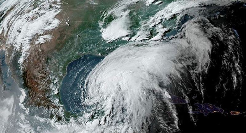 ABD kıyılarına aynı anda 2 tropik fırtına yaklaşıyor