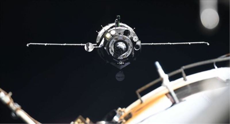 Uluslararası Uzay İstasyonu, yaklaşan bir cisim nedeniyle kaçış manevrası yaptı