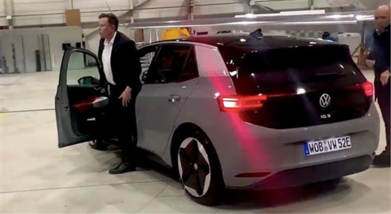 Elon Musk, elektrikli Volkswagen ID.3´i test etti: Sadece ivmesini görmek istiyorum