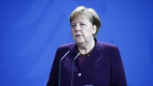 Merkel, Rusya´nın Ukrayna´ya yönelik saldırganlığının AB yaptırımlarına yol açması gerektiğini söyledi