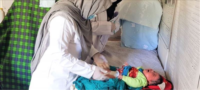 Afgan Çocuklar Yetersiz Beslenme ve Salgın Hastalıklarla Mücadele Ediyor