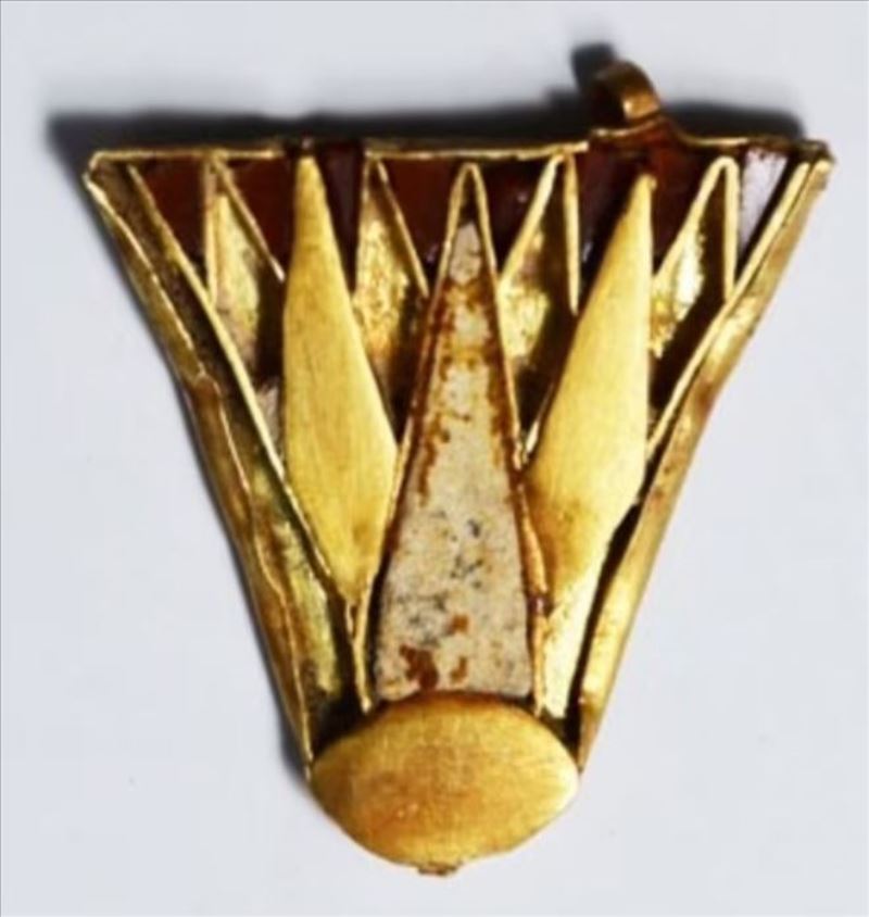 Güney Kıbrıs´ta Mısır Kraliçesi Nefertiti dönemine ait paha biçilemez altın hazine bulundu