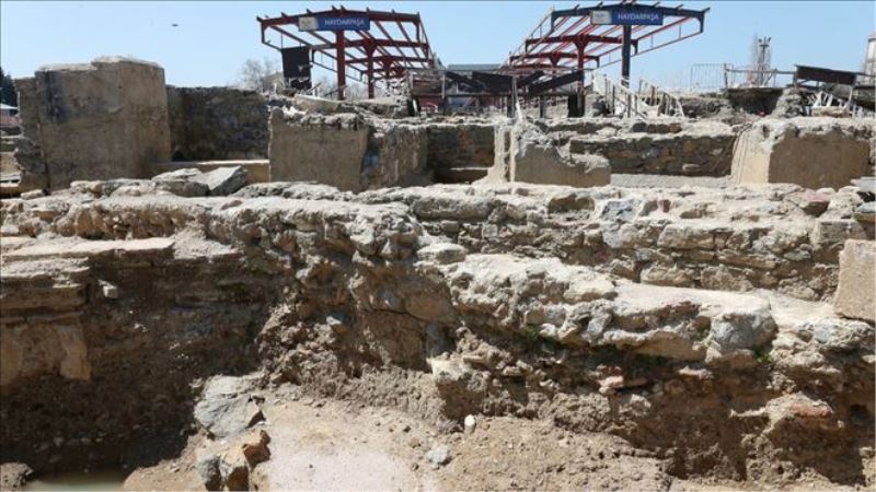Haydarpaşa Garı´ndaki kazılarda 2 bin 400 yıllık anıt bulundu