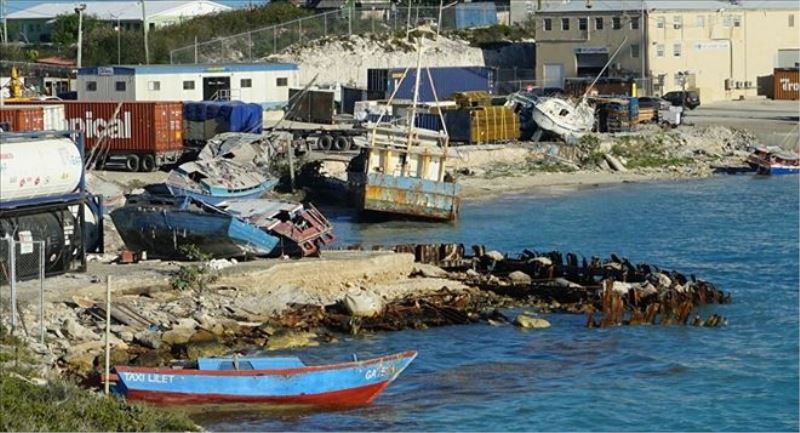 Turks ve Caicos Adaları´nda bir teknede 20 ceset bulundu