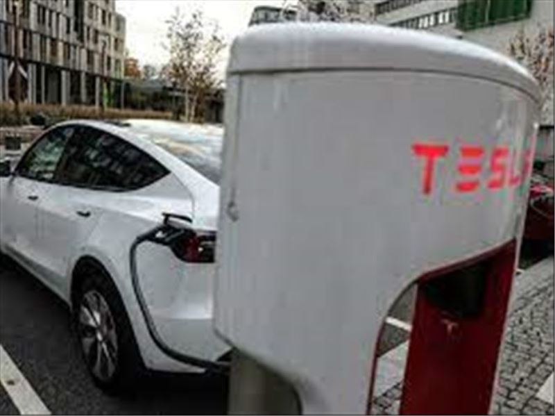 Tesla, Türkiye´nin 10 ilinde hızlı şarj merkezi kuracak