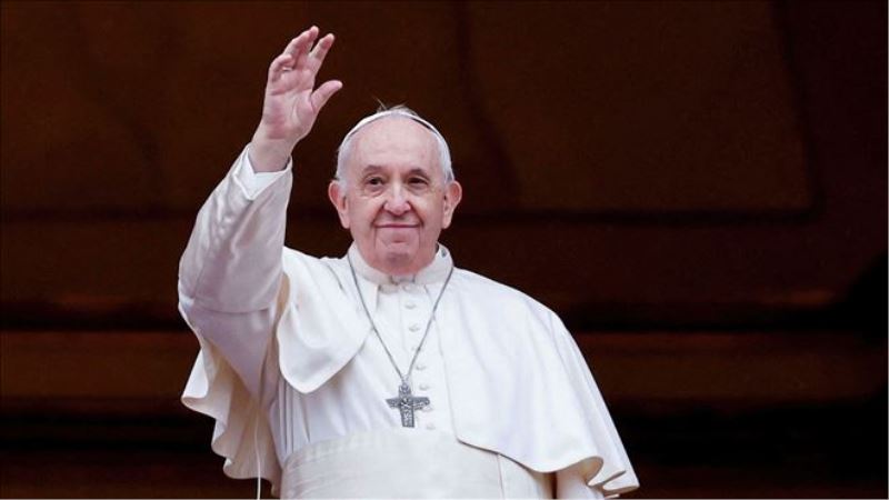 Papa Francis´in konuşmasını bölerek ´Kilise Tanrı´nın istediği gibi değil´ diye bağırdı
