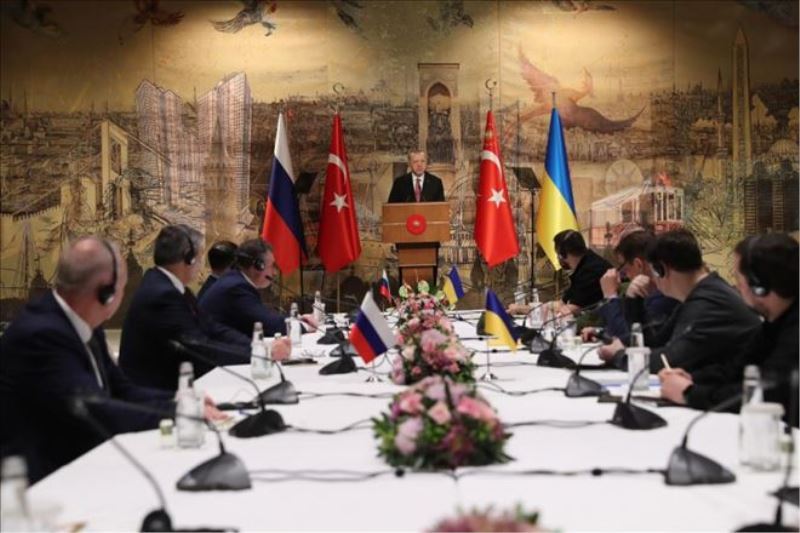 İstanbul´da barış masası... Ukrayna: Türkiye dahil birçok ülkeyi garantör olarak istiyoruz