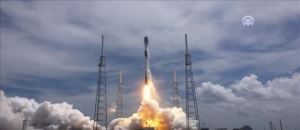 Türkiye´nin ilk ticari uydusu Plan-S fırlatıldı