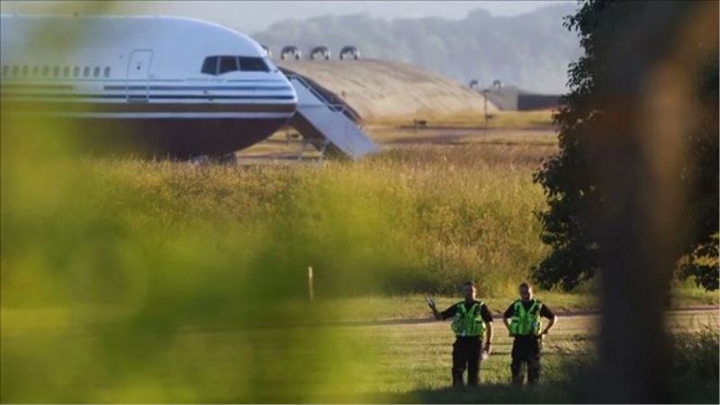 İngiltere´nin ´göçmen´ planına AİHM engeli: Ruanda uçuşu durduruldu
