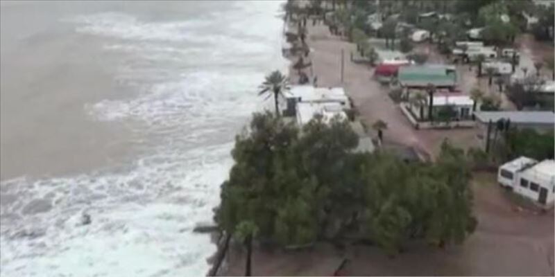 Kay Kasırgası Meksika´da karaya vurdu: 2 bin 595 kişi tahliye edildi
