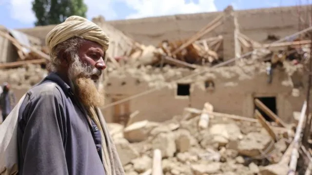 Afganistan bir haftada üçüncü kez büyük bir depremle sarsıldı