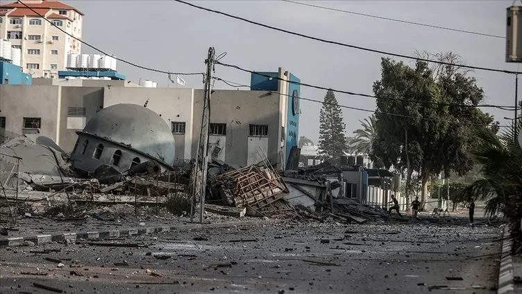 İsrail savaş uçakları Gazze’deki Hıttin Camisi’ni bombaladı
