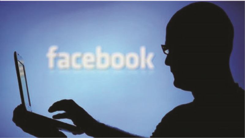 Facebook özel mesajları `görüntülüyor` mu?