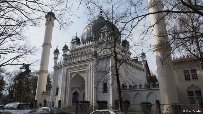 Avusturya`daki İslam yasası emsal oluyor