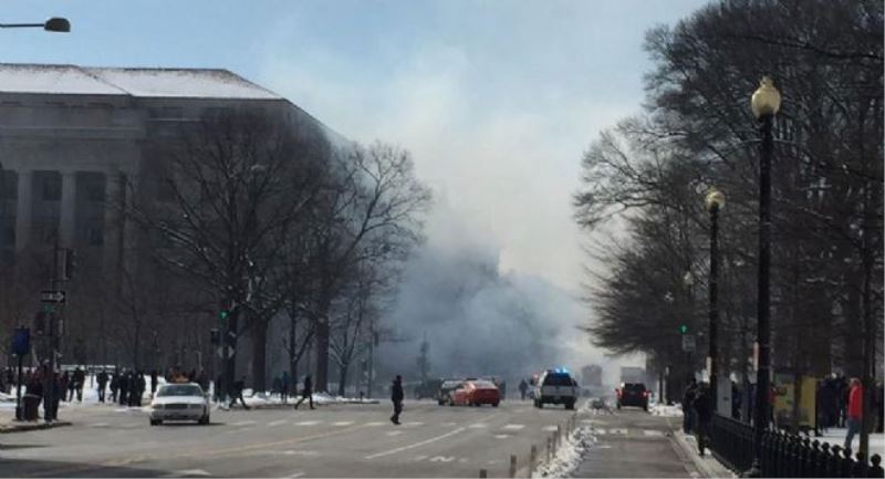 Beyaz Saray`dan dumanlar yükseliyor