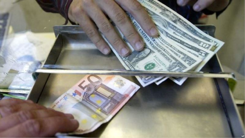 Dolar Euro Karşısında 12 Yılın Zirvesinde