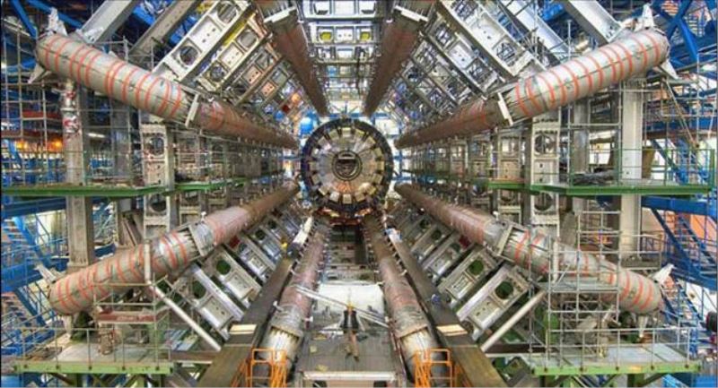 Büyük Hadron Çarpıştırıcısı atom çarpıştırmaya başladı
