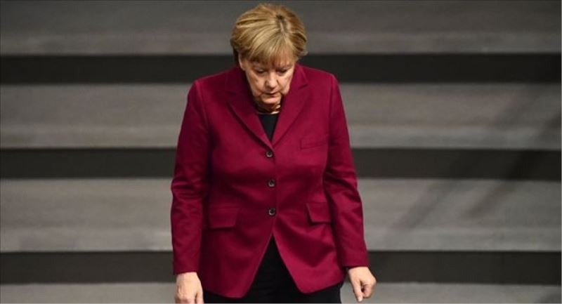 Almanya´da Merkel´e bir seçim hezimeti daha  