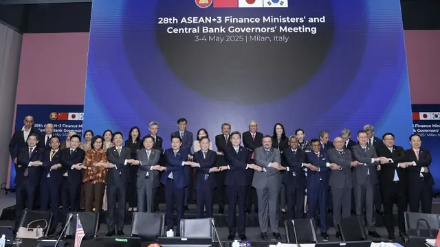 Çin, Japonya, Güney Kore ve 10 ASEAN üyesi ülke, artan ticaret korumacılığına karşı ortak bildiri yayınladı